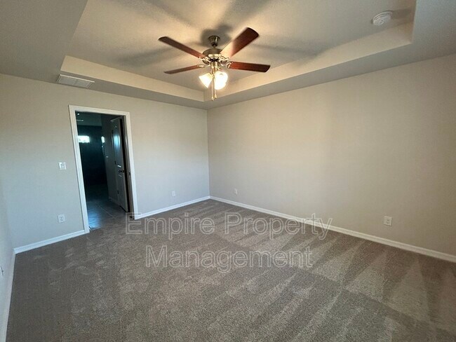 Building Photo - 1817 NE 40th Ln
