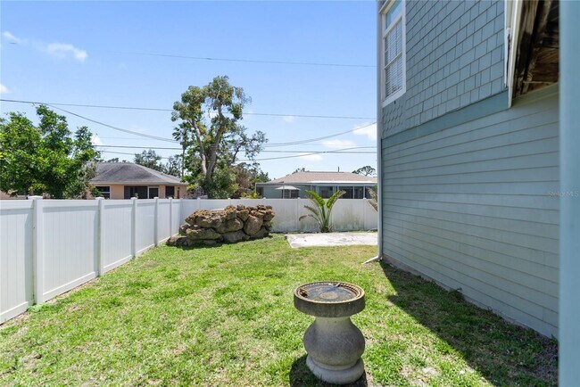 Foto del edificio - 861 Nectar Rd