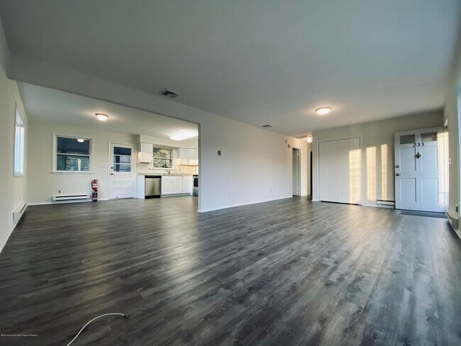 Foto del edificio - 233 Bay Blvd