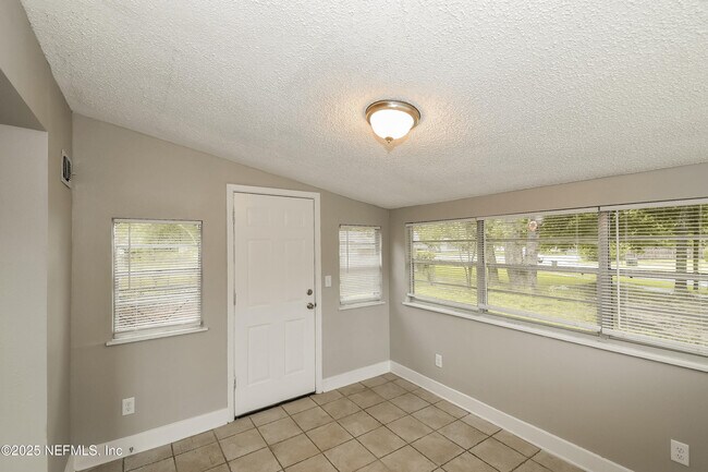 Foto del edificio - 6705 Miller St