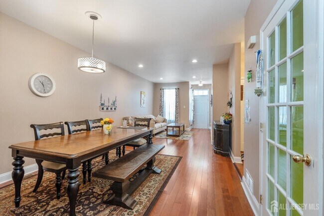 Foto del edificio - 802 Yarrow Cir