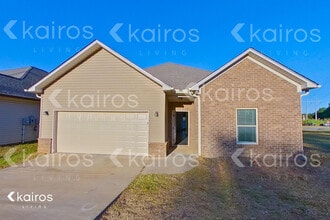 Building Photo - 7071 Shadesbrook Dr