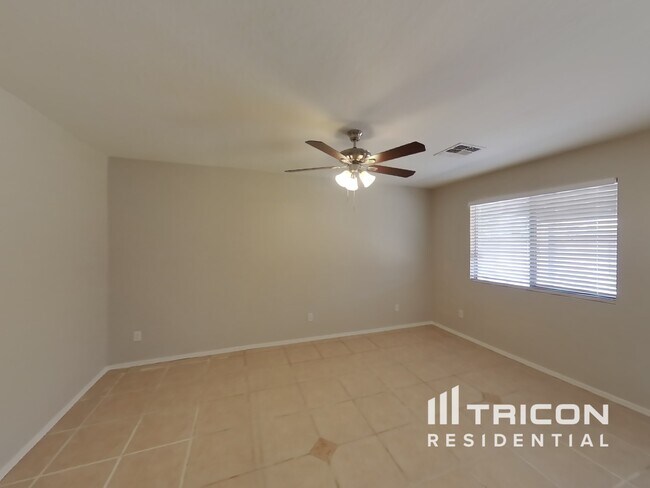 Building Photo - 5721 S 34th Avenue Phoenix AZ