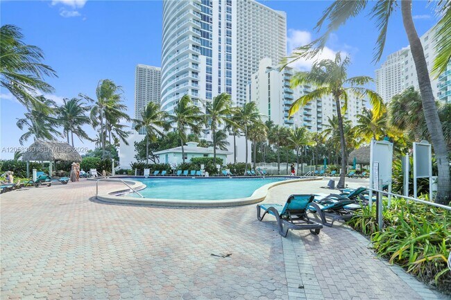 Building Photo - 3801 S Ocean Dr