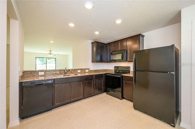Foto del edificio - 2611 Providence Blvd