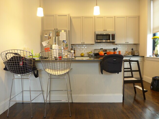 Building Photo - 1900 Washington St