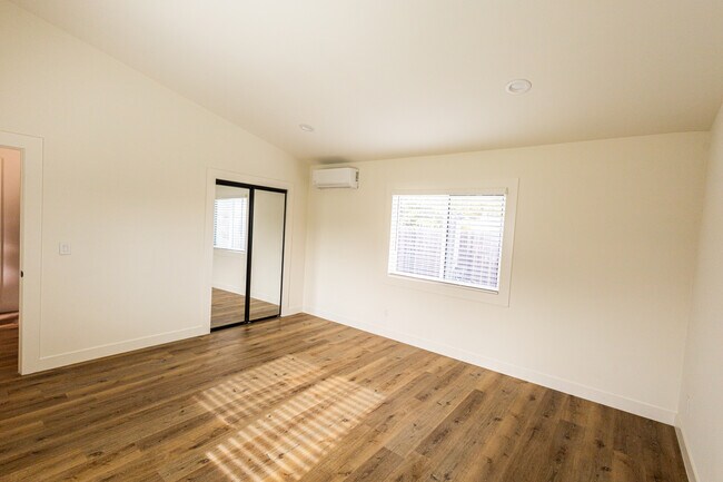 Building Photo - 5523 W 119th Pl