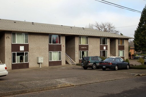 Primary Photo - 25 W 30th Ave