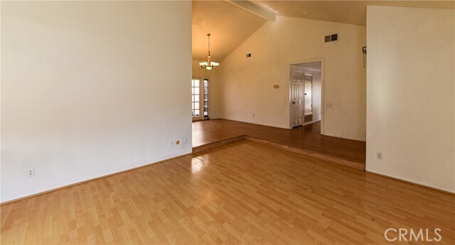 Building Photo - 66 Bluejay