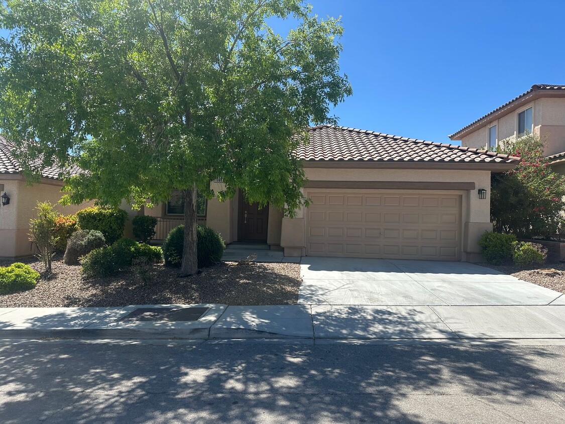 Primary Photo - Granite Peaks At Summerlin