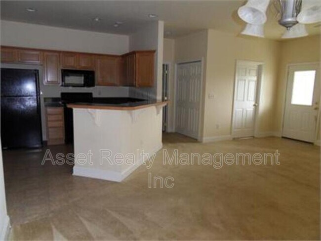 Building Photo - 107 Hatleyberry St