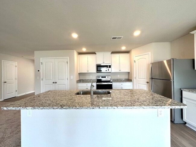 Foto del edificio - Beautiful 4BR/2.5BA Home in Charlotte!