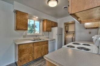 Building Photo - 1707 Palm Dr