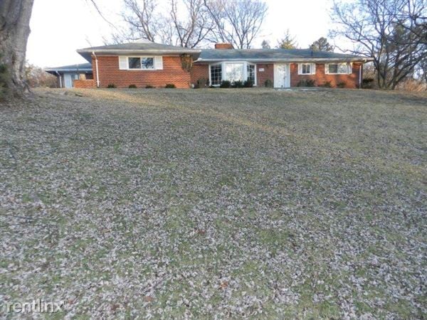 Primary Photo - 6055 Darramoor Rd