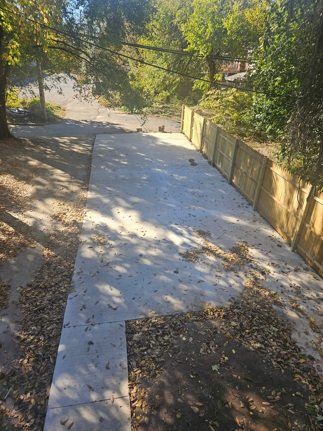 Building Photo - 2212 N 6th St