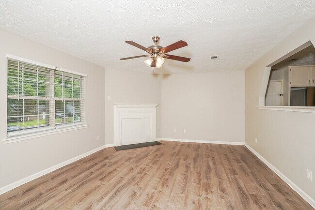 Foto del edificio - 915 Walnut Creek Ln