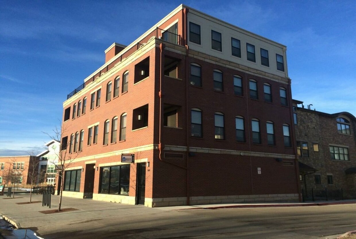 Primary Photo - 220 Willow St