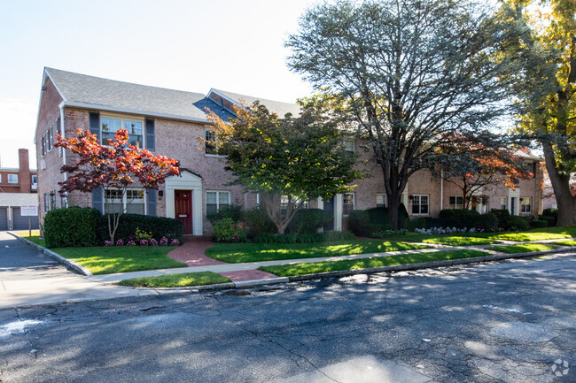 Building Photo - Lewis Place Apartments