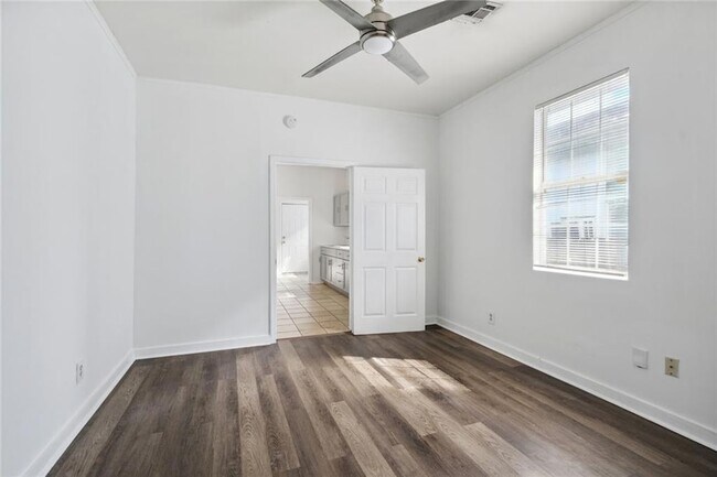 Foto del edificio - 3529 Delachaise St