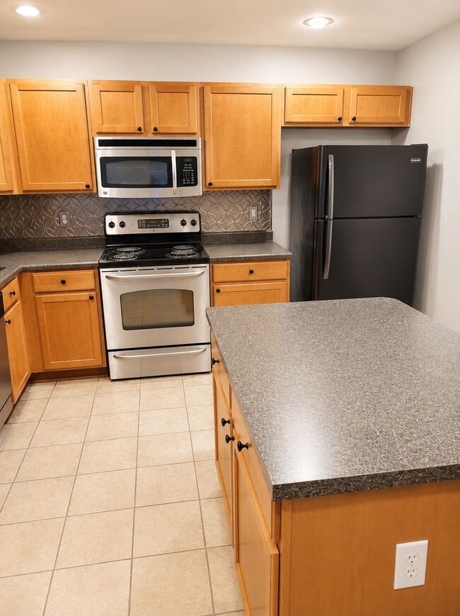 Building Photo - 923 Windcastle Ln