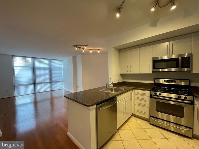 Foto del edificio - 1021 N Garfield St