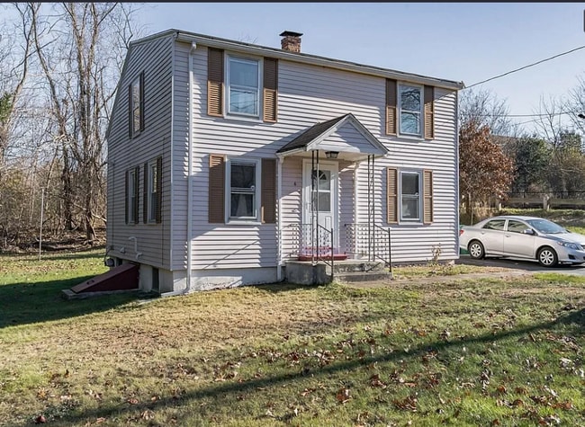 Building Photo - 4 Parker St