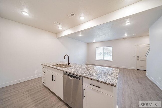 Building Photo - 651 S 2400 W
