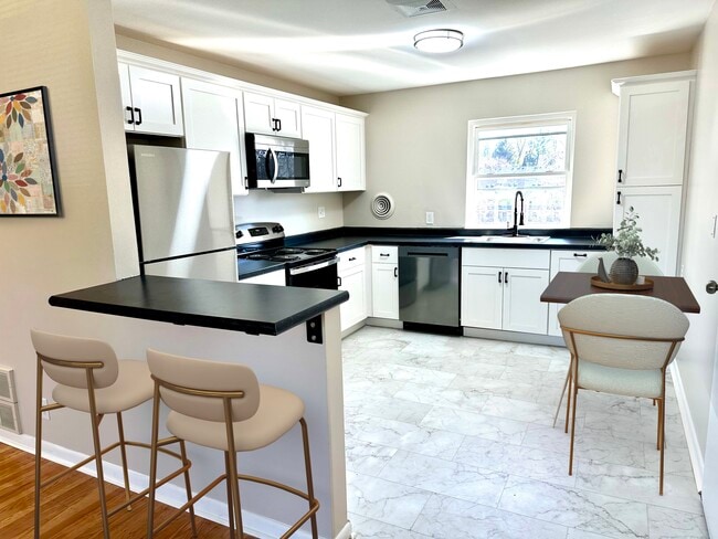 Building Photo - 2722 Riedling Dr.