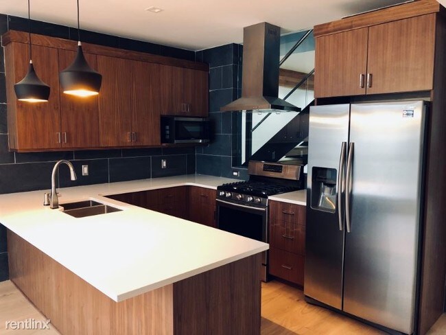 Building Photo - 2 br, 2.5 bath Apartment - 3647 Lipan St