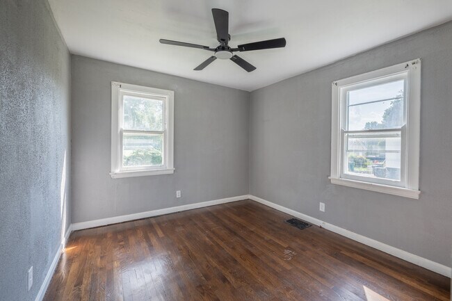 Foto del edificio - 5709 Luhn Ave