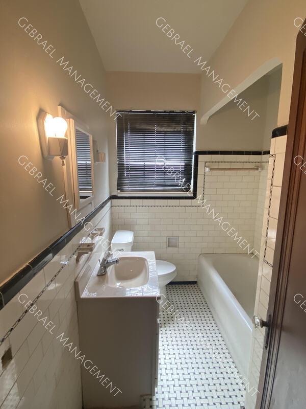 Foto del edificio - 14687 Winthrop St