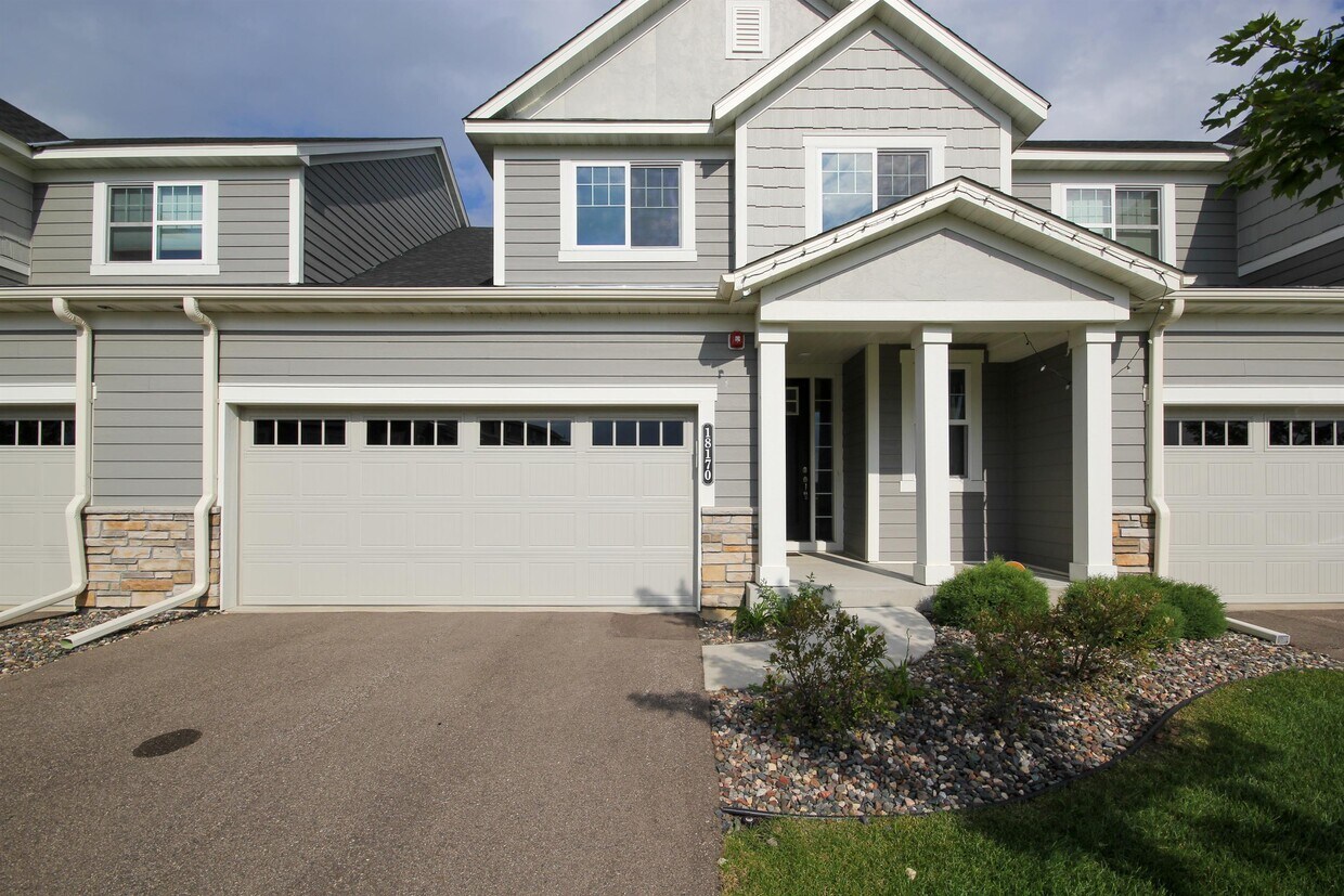 18170 Glassfern Ln, Lakeville, MN 55044 Townhome Rentals in Lakeville MN