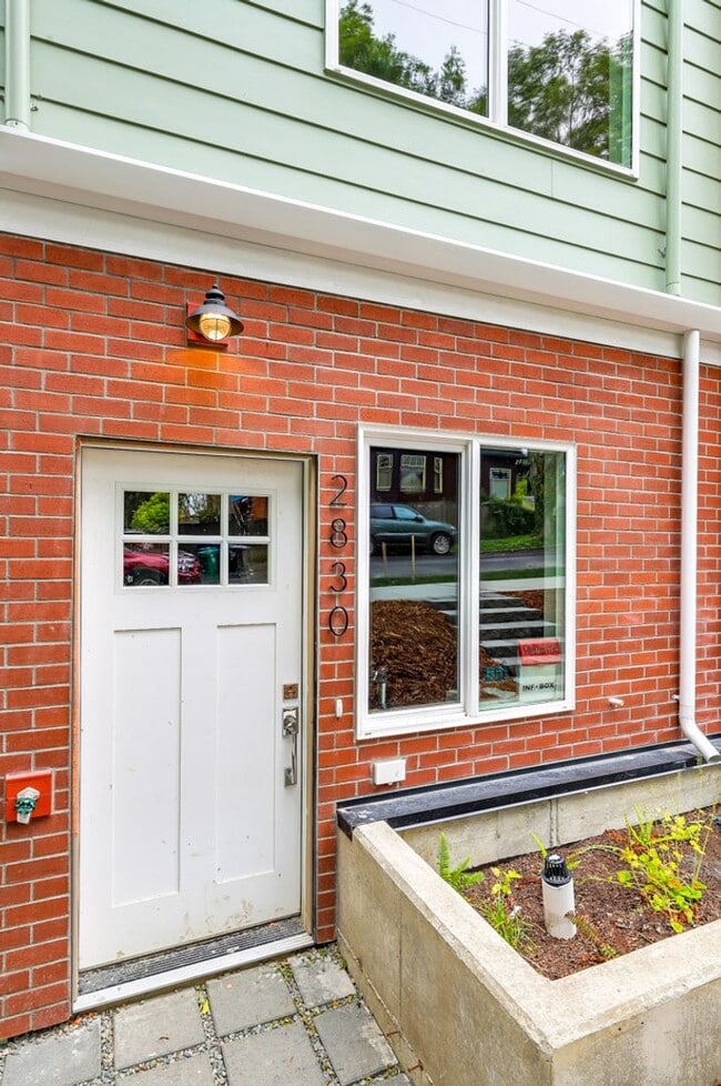 Foto del edificio - Madrona Townhouse