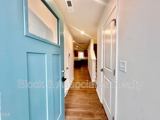 Foto del edificio - 6650 Gibraltar Rock Dr