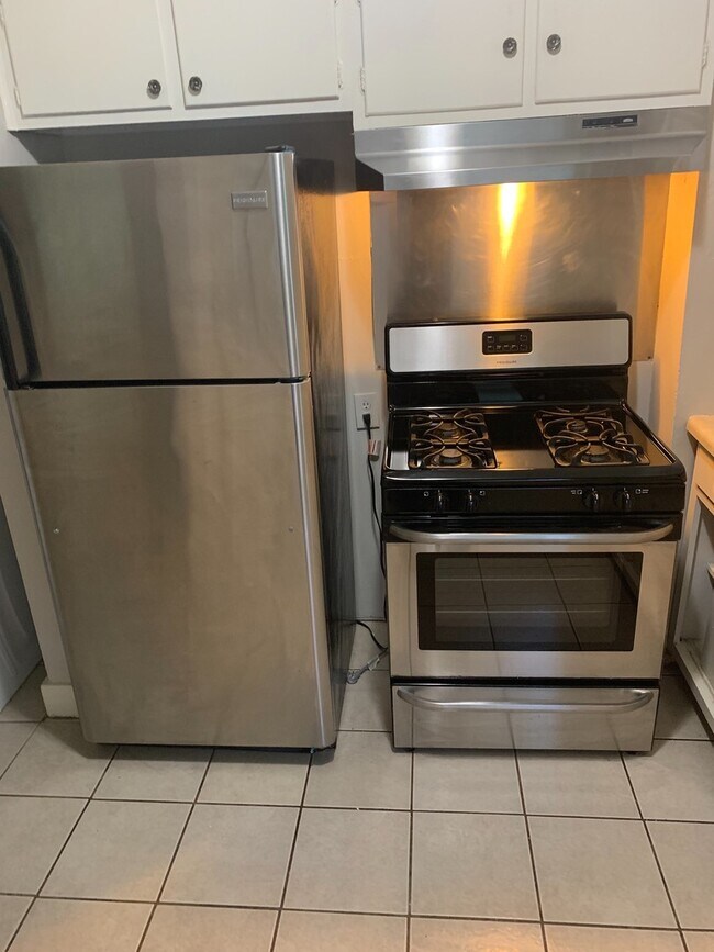 Foto del edificio - 3 bed, 1 bath near UOM