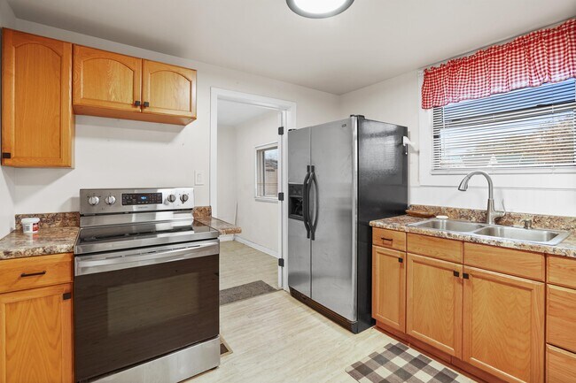 Foto del edificio - 1327 E Walton Ave