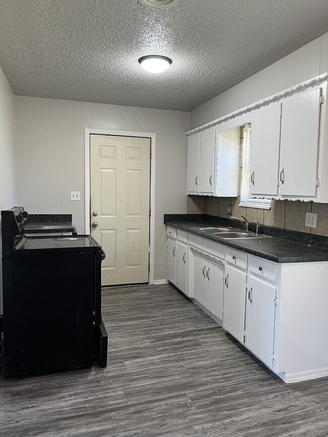 Photo - 605 SE 72nd St House