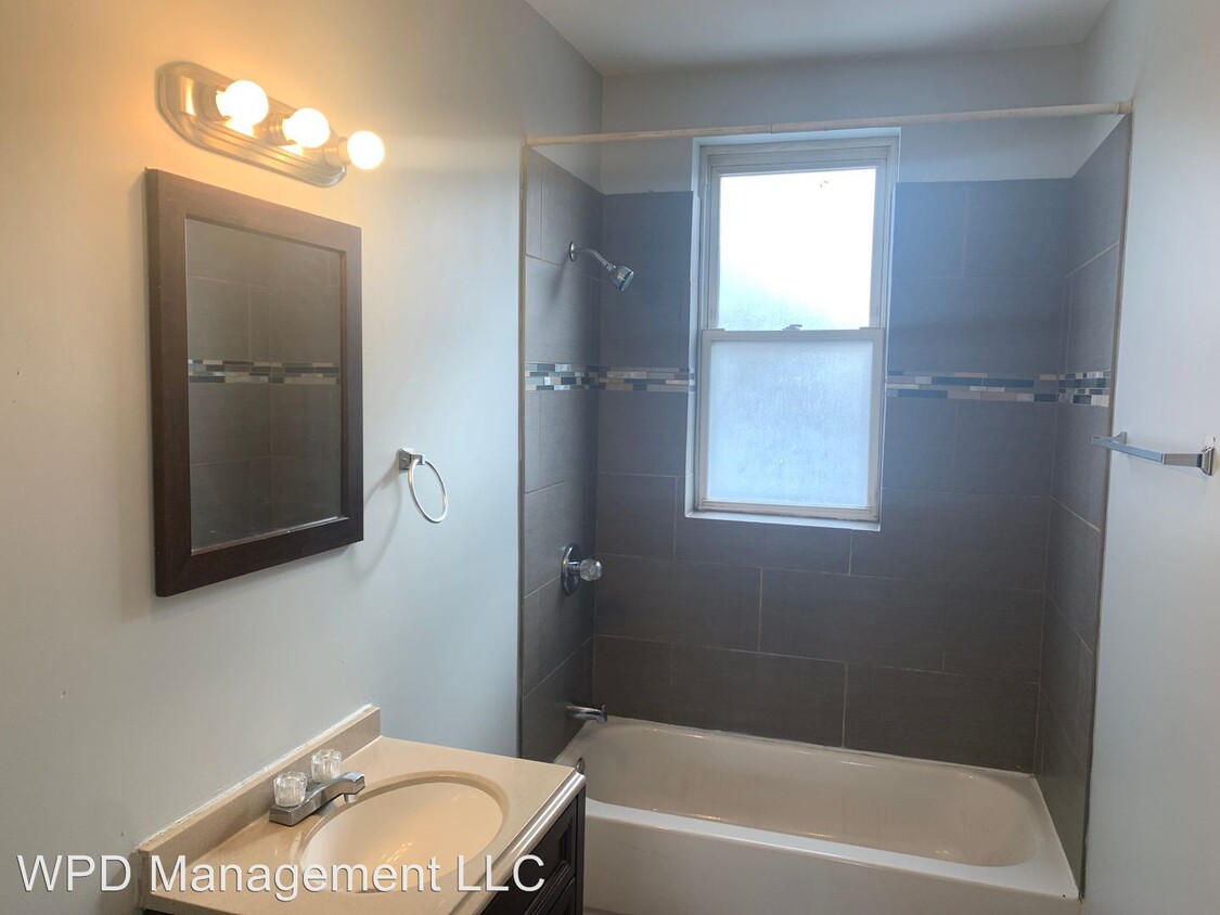 Primary Photo - 125 E 71st St
