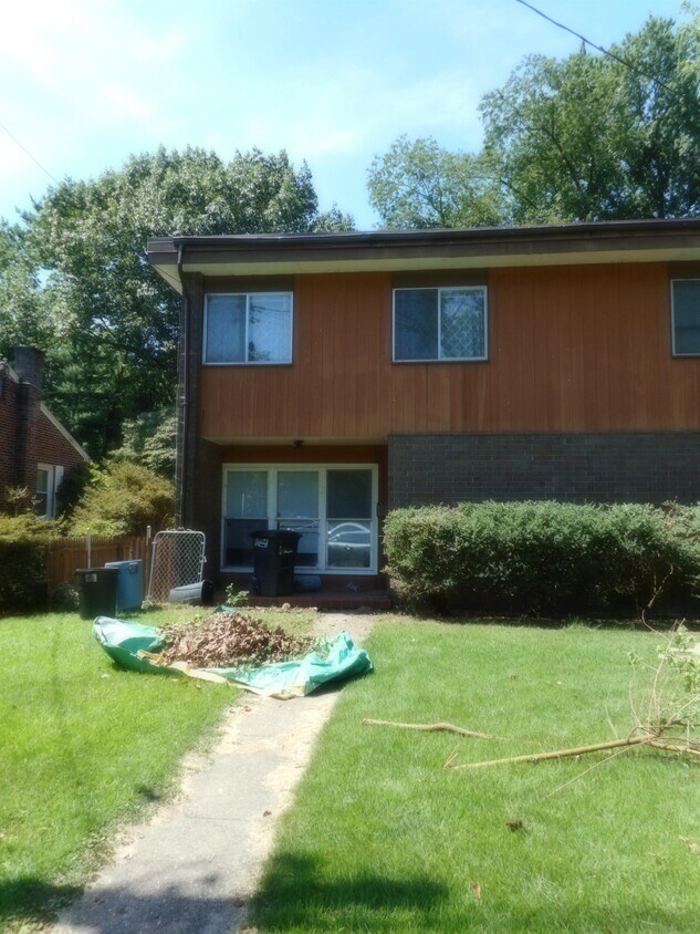 Building Photo - 714 Chesapeake Dr