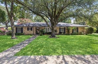 Building Photo - 1809 Yarborough Dr