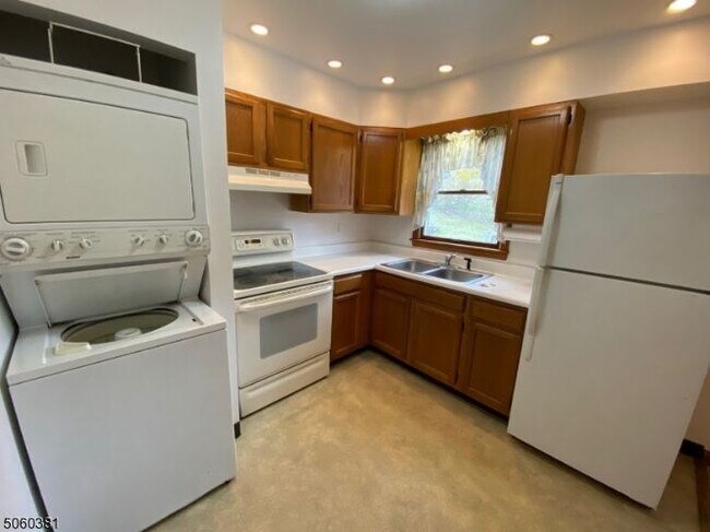 Foto del edificio - 10 Franklin Ave