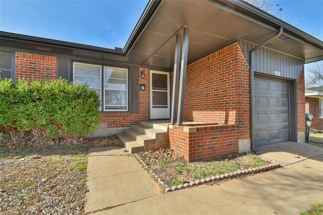 Foto del edificio - 2105 Carpenter Dr