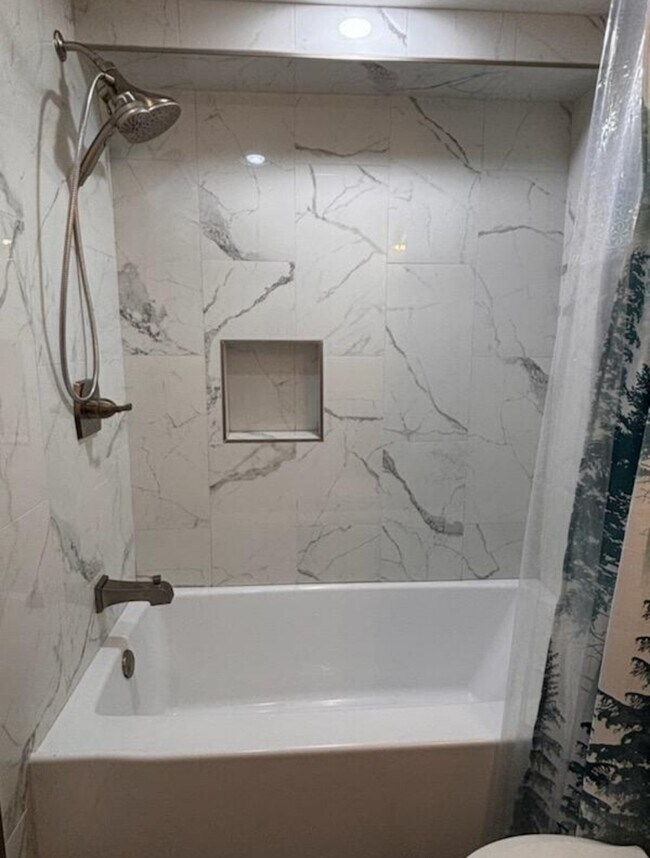 Foto del edificio - 84 River Bend Dr