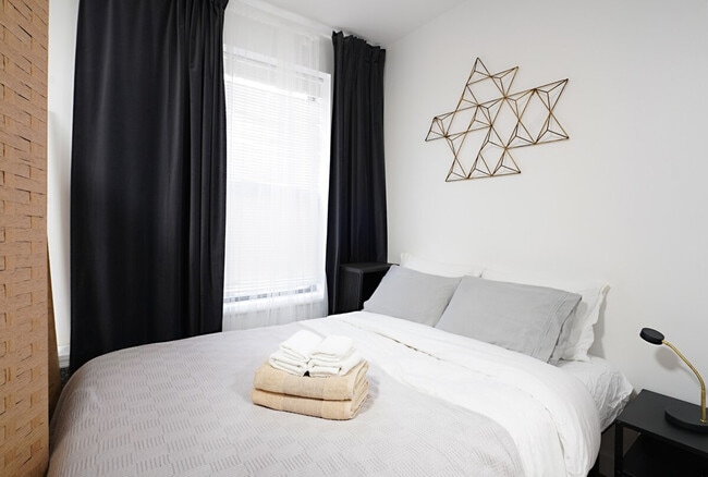 Building Photo - 317 E 75th St