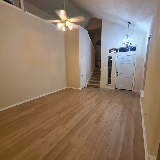 Foto del edificio - 16786 N Blue Jay Dr