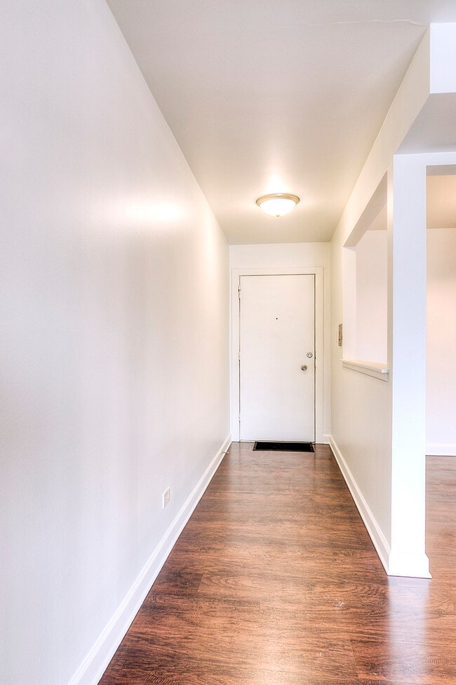 Building Photo - 6101 W 94th St