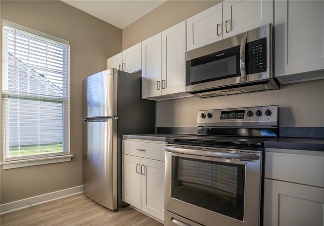 Building Photo - 39 Allandale Dr
