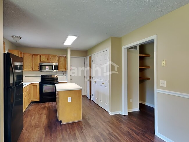 Foto del edificio - 691 Mockingbird Ln