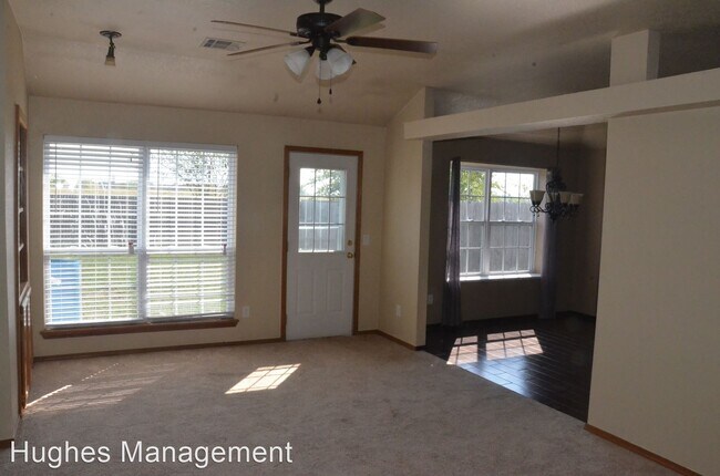 Foto del edificio - 3 br, 2 bath House - 921 Kenwood Dr