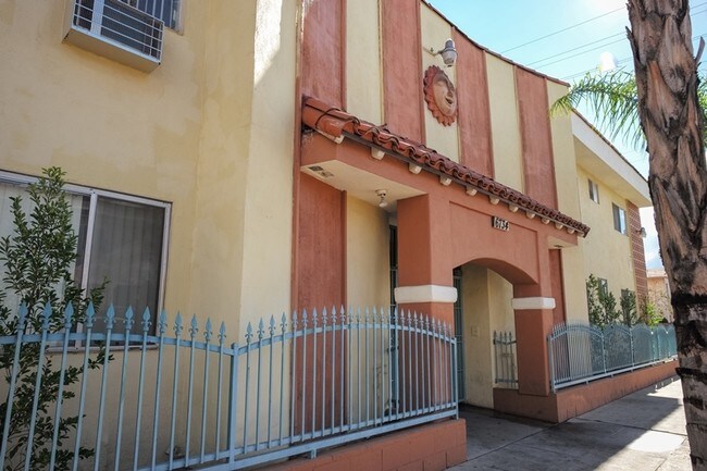 Building Photo - 6734 Bakman Ave